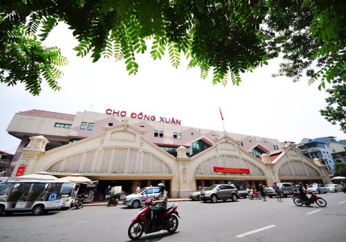 Exploring Dong Xuan Market Hanoi - A paradise for affordable shopping and diverse cuisine