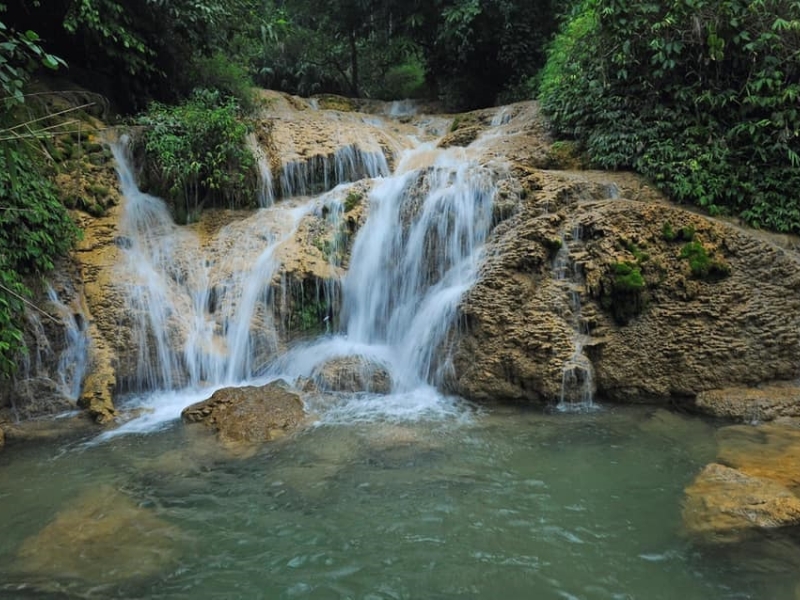 Explore Hieu waterfall (source: Vinpearl)