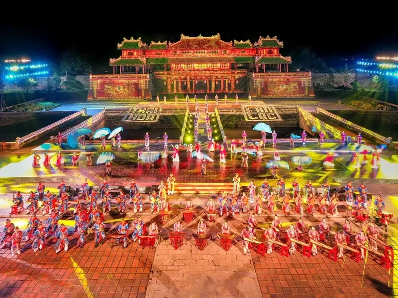 Vibrant ceremonies held at Hue Imperial City (source: Traveloka)