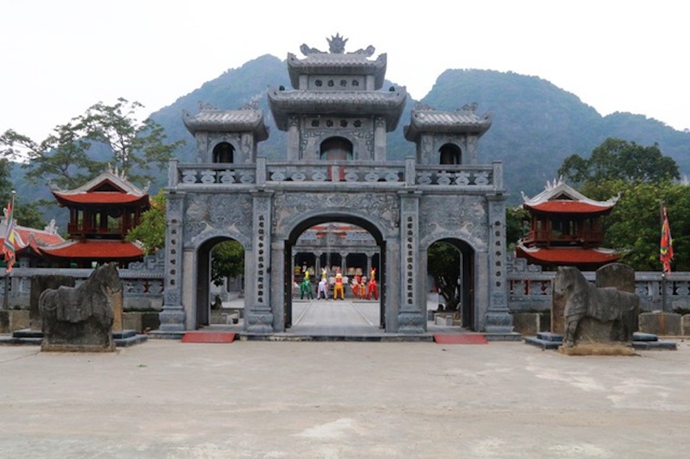 Tam coc thai vi temple