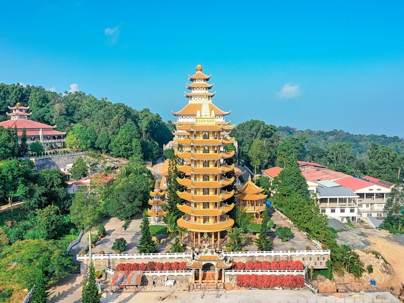 Van Linh Pagoda An Giang (source: 63sTravel)