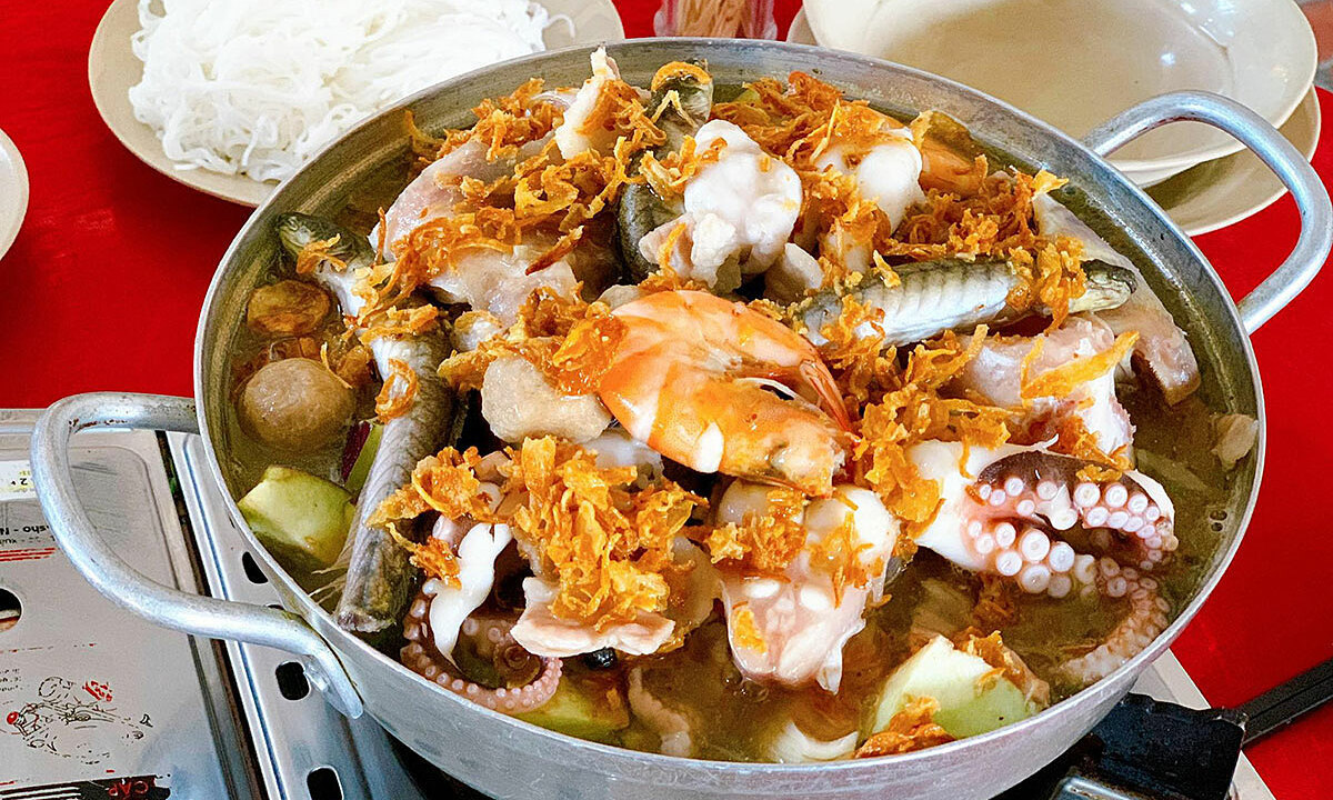 Lau Mam Ben Tre (source: vnexpress)