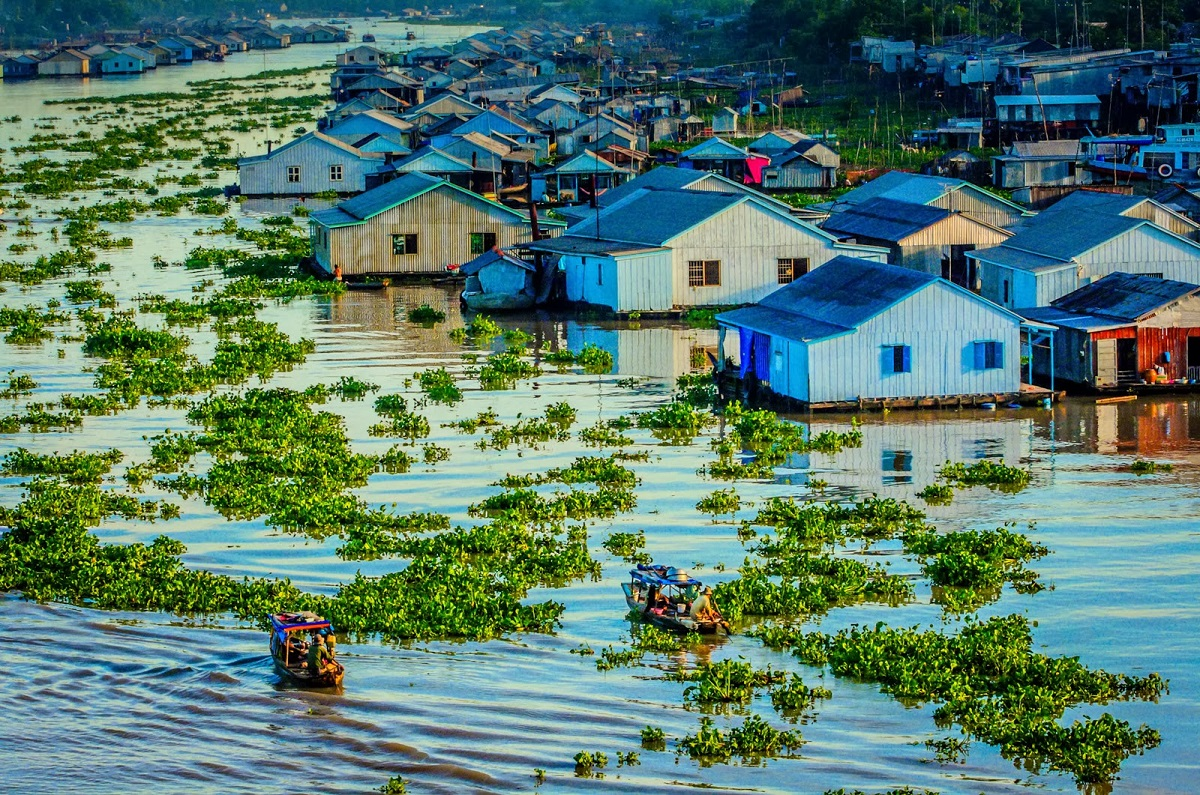 Chau Doc Floating Village (source: tham hiem me kong)