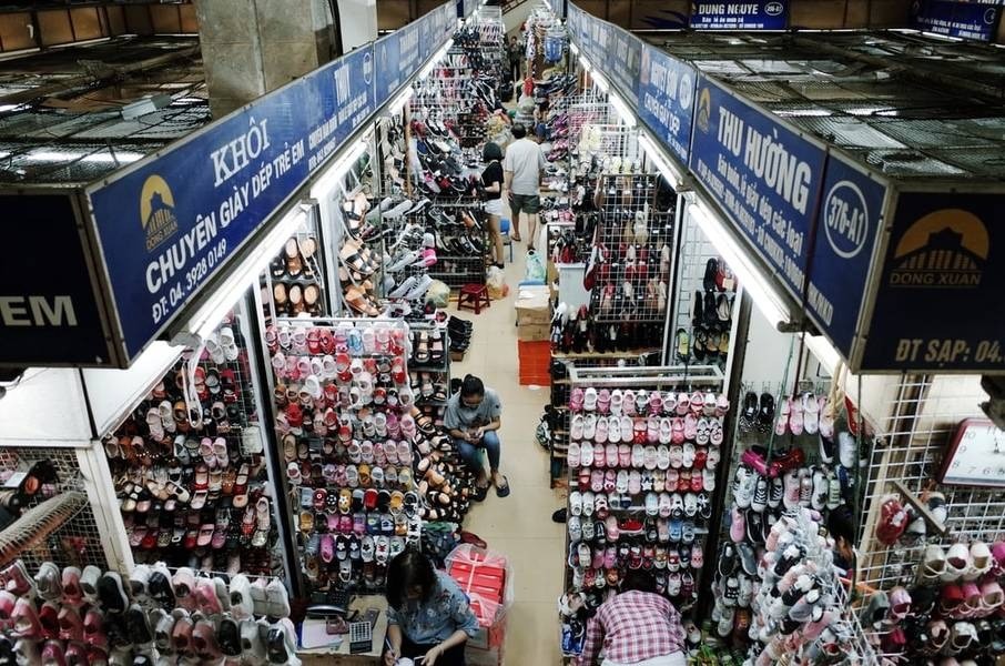 Tips for visiting Dong Xuan Market Hanoi that you need to know (Source: Traveloka)