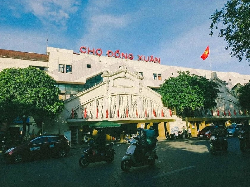 Dong Xuan market 