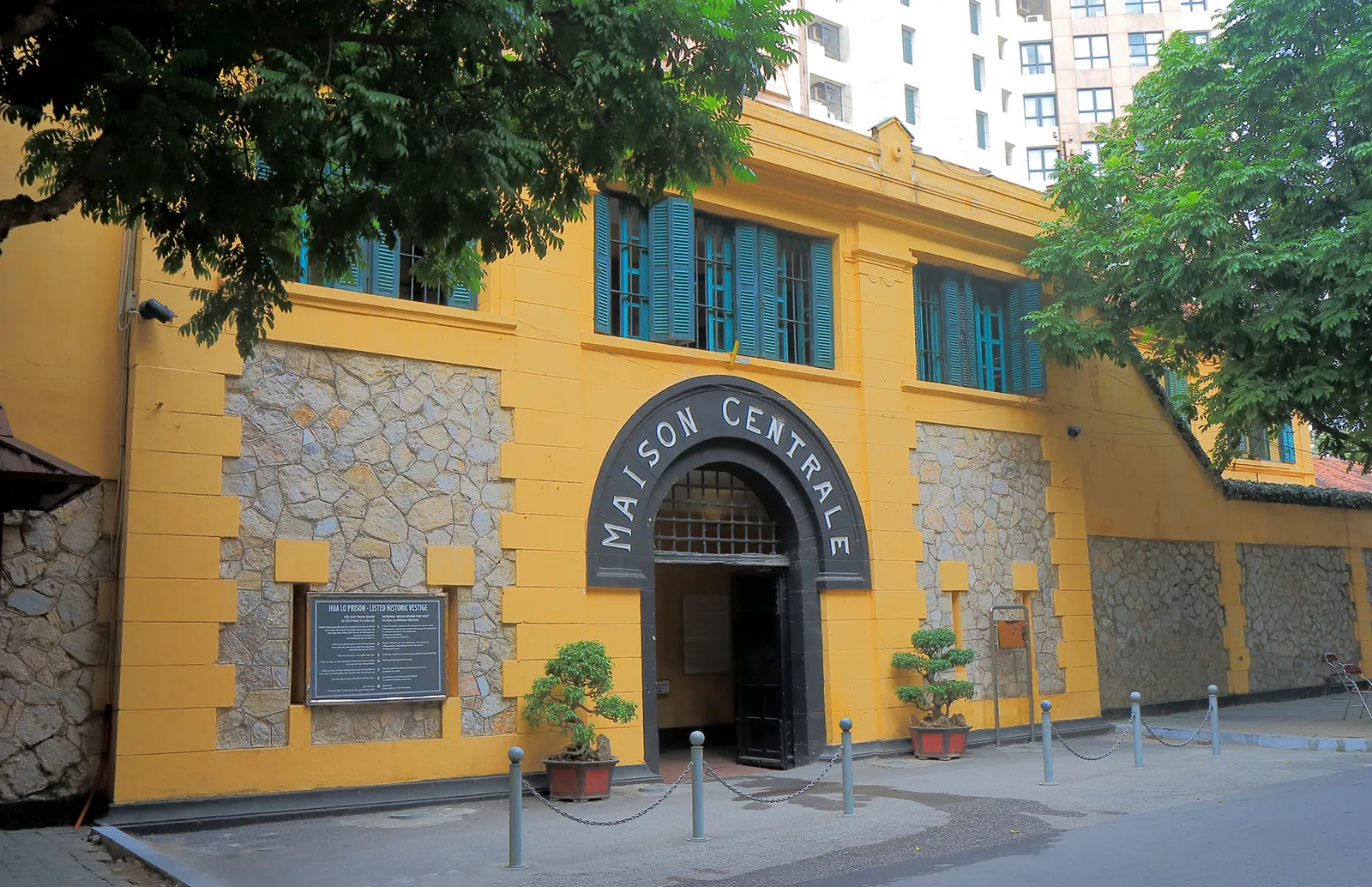 Hoa Lo prison