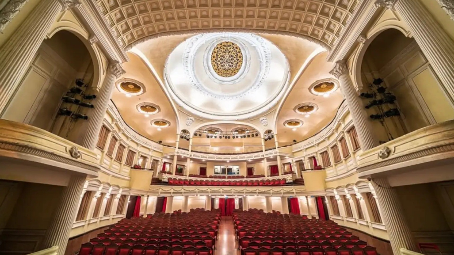 Admire the unique architectural masterpiece (Source: 63Stravel)