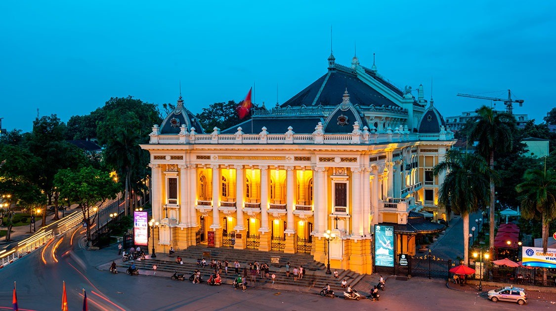 Some tips when visiting Hanoi Opera House (Source: Momo)