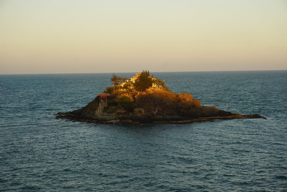 Hoi Ba Island is accessible by road and sea