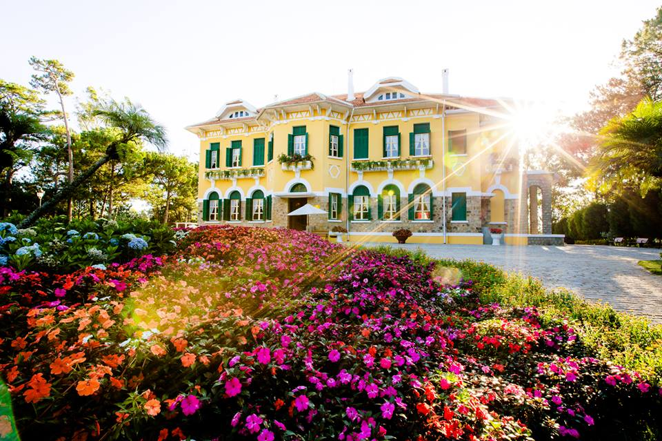 King Palace (Dinh 1) in Dalat (source: dalatvn)