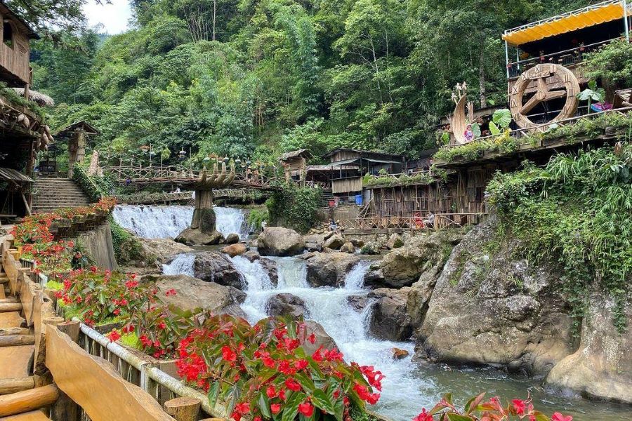 Cat Cat’s Village natural splendor (Source: Asia Mystika)