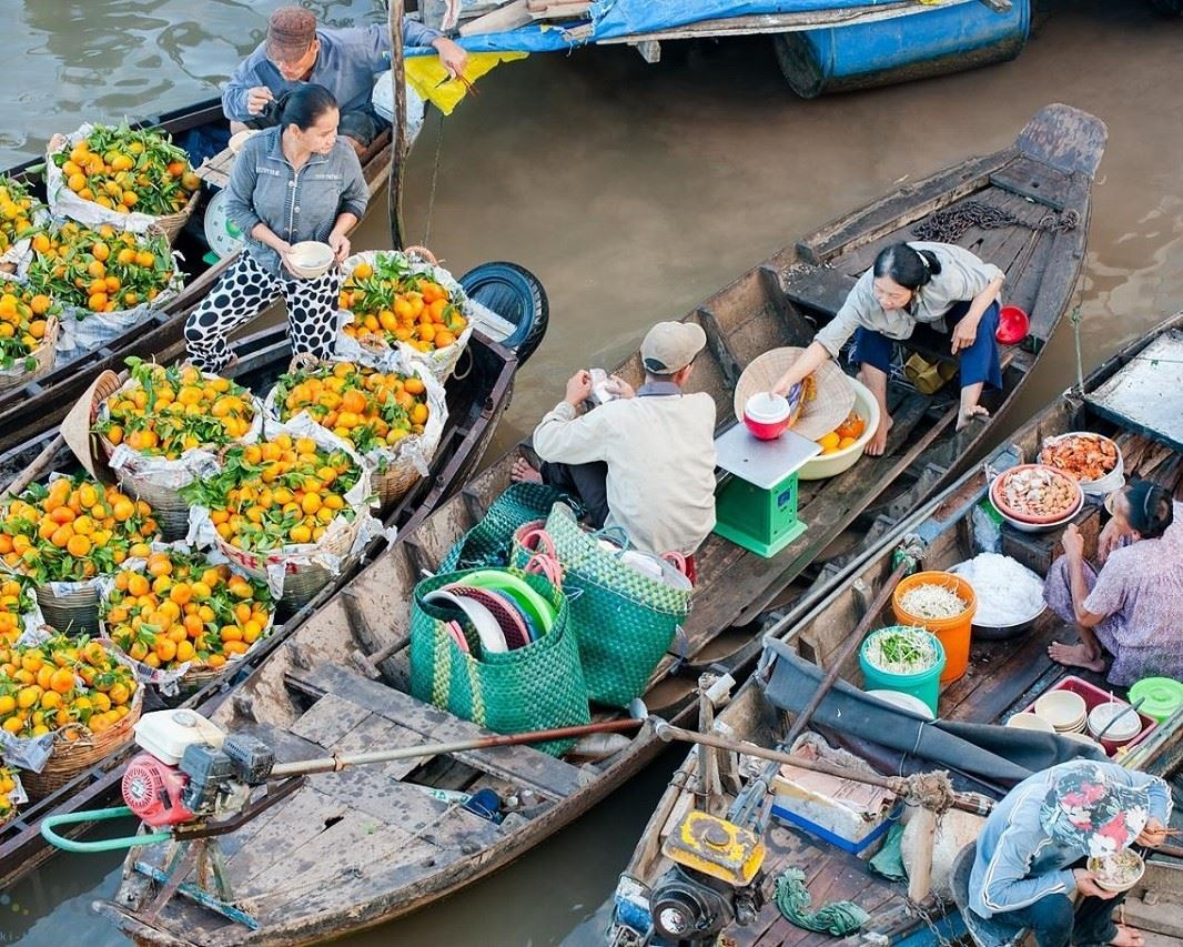 The lively mornings at Cai Rang Floating Market (source: Bao Dai Doan Ket)