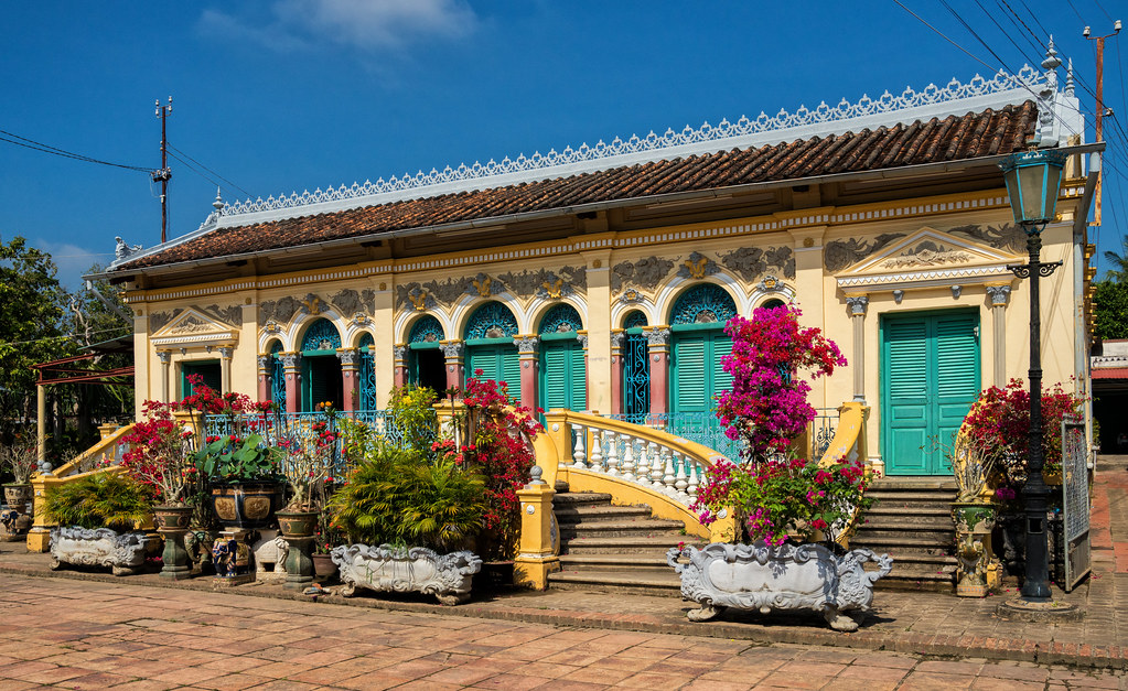 Binh Thuy ancient house (source: Traveloka)