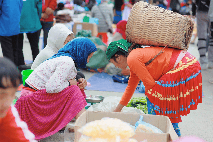 Why should you visit Meo Vac Sunday market at least once? (source: Bao dan toc va phat trien)