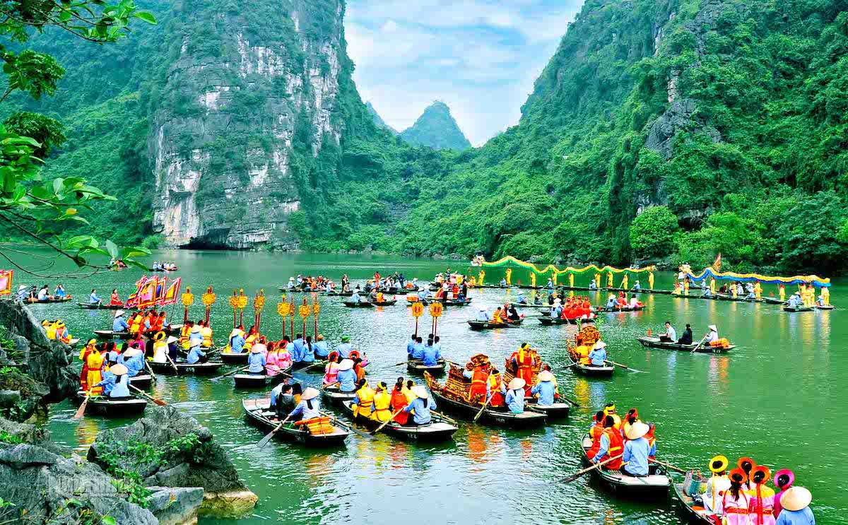 Trang An festivals attract many visitors each year (source: Bao Nhan Dan)