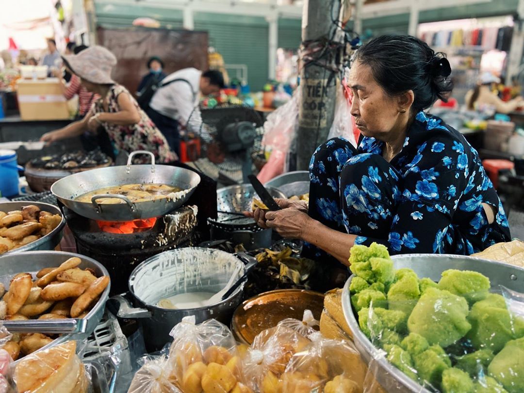 Small eateries serving banh xeo and banh khot (Source: Mui Ne Explorer)