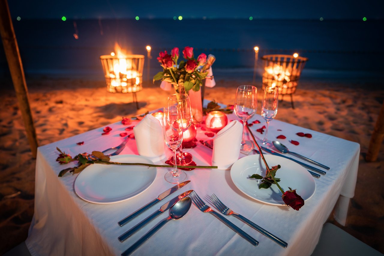 Romantic dinner dates with a seaside view