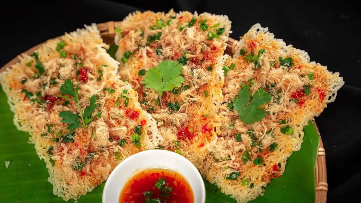 Com chay or crispy rice (source: Crystal Bay)