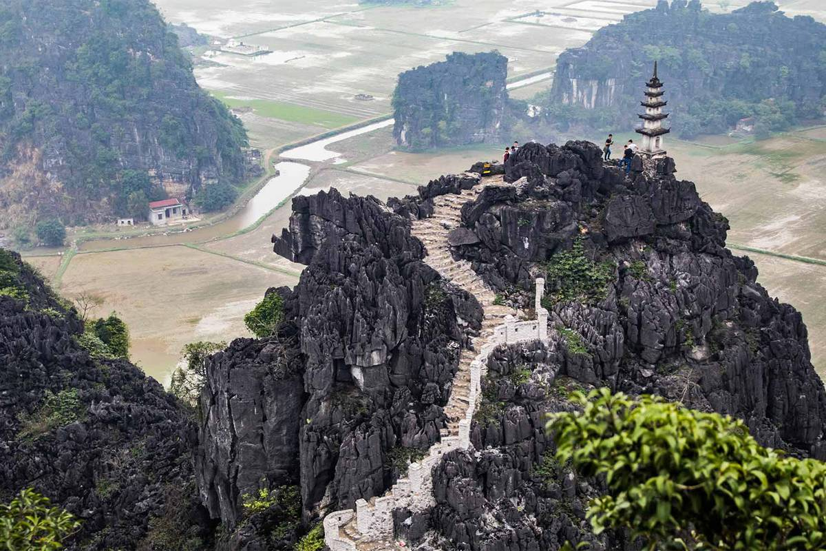 Stunning panoramic views await at Hang Mua viewpoint (source: Local Vietnam)