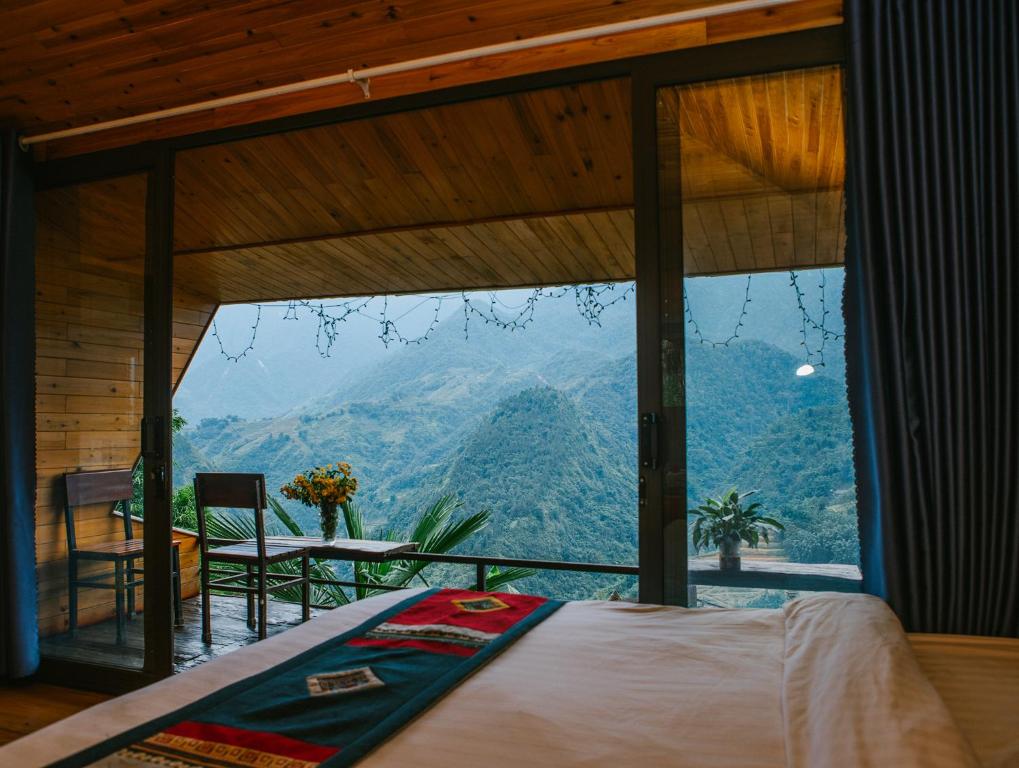 Boutique hotels offer stunning mountain views and eco-friendly vibes (Source: Booking.com)
