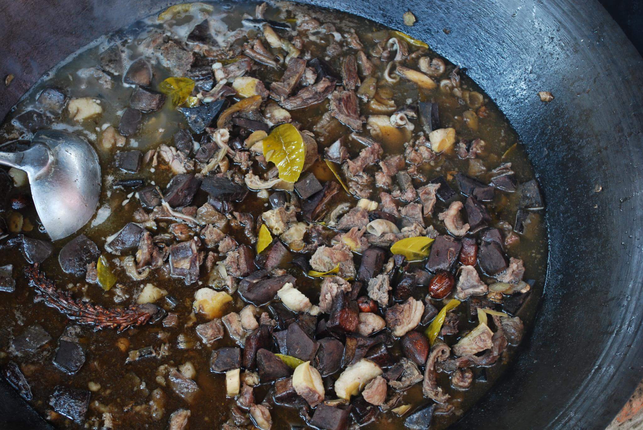 Thang co - a traditional horse meat stew seasoned with fragrant herbs and spices (Source: Wikipedia)