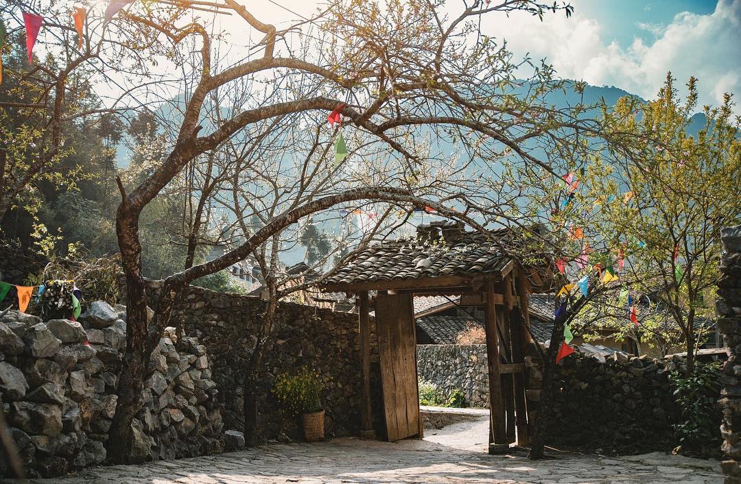Lo Lo Chai Village is notable for its characteristic earthen houses (Vietnam News)