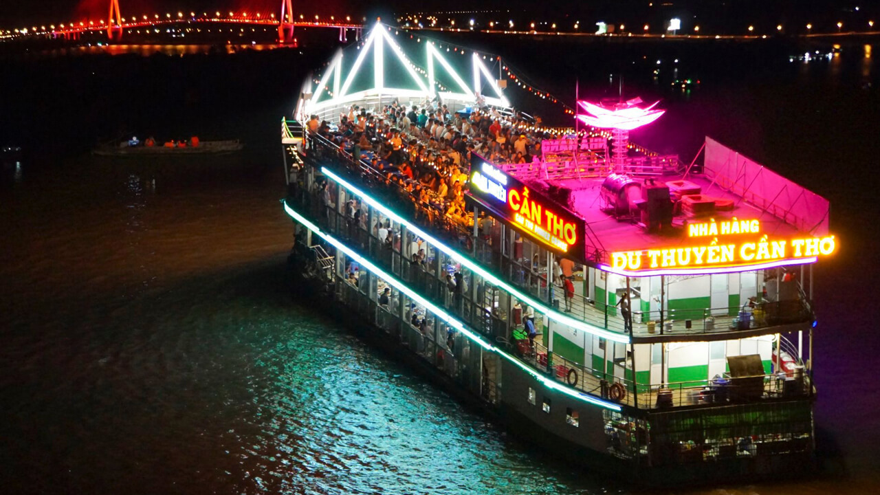 Hau River cruises typically last around 1 to 2 hours and depart in the evening 