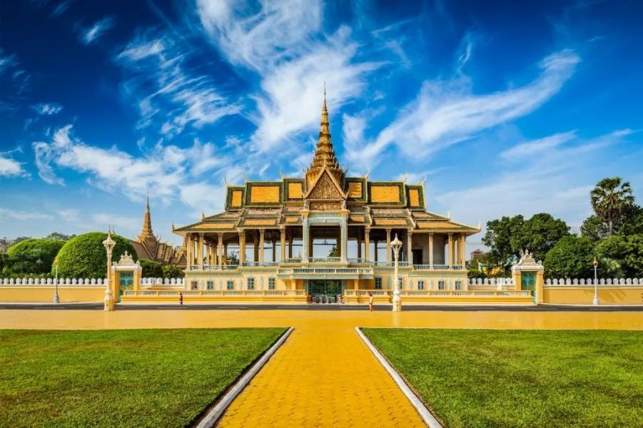 Traveling to Phnom Penh during the dry season (Source: Traveloka)