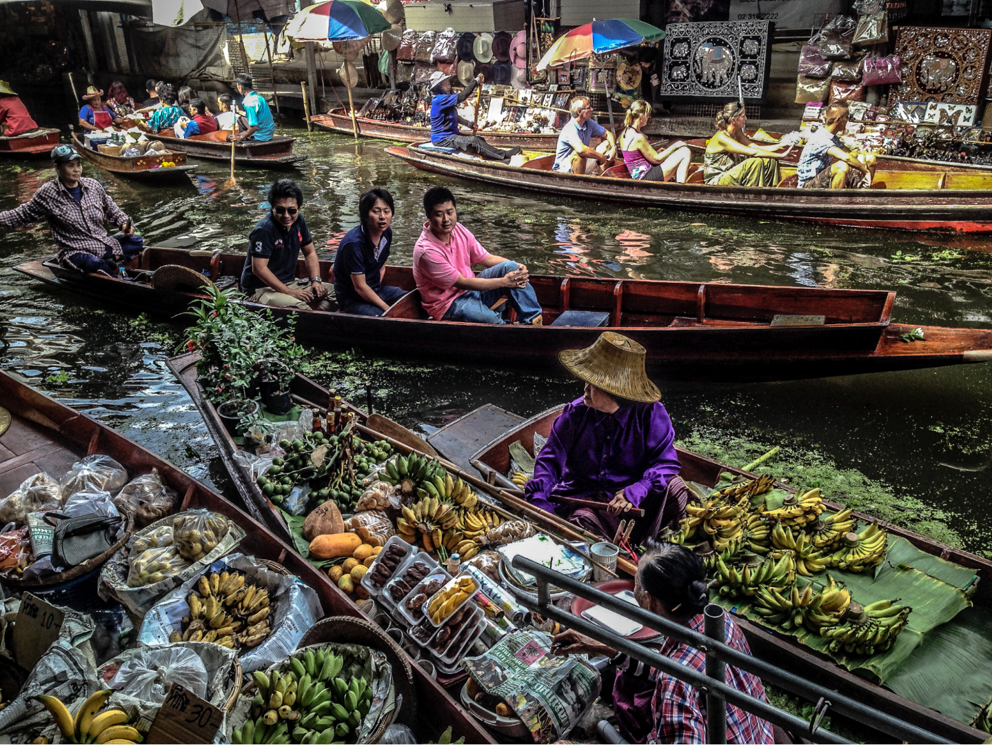 Damnoen Saduak floating market 