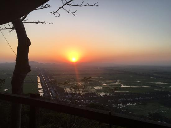 Watch sunset from the top of Sam mountain (source: tripadvisor)