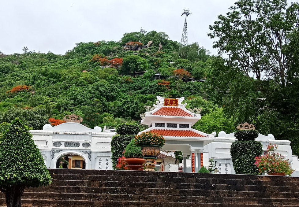 Thoai Ngoc Hau tomb (source: tham hiem mekong)