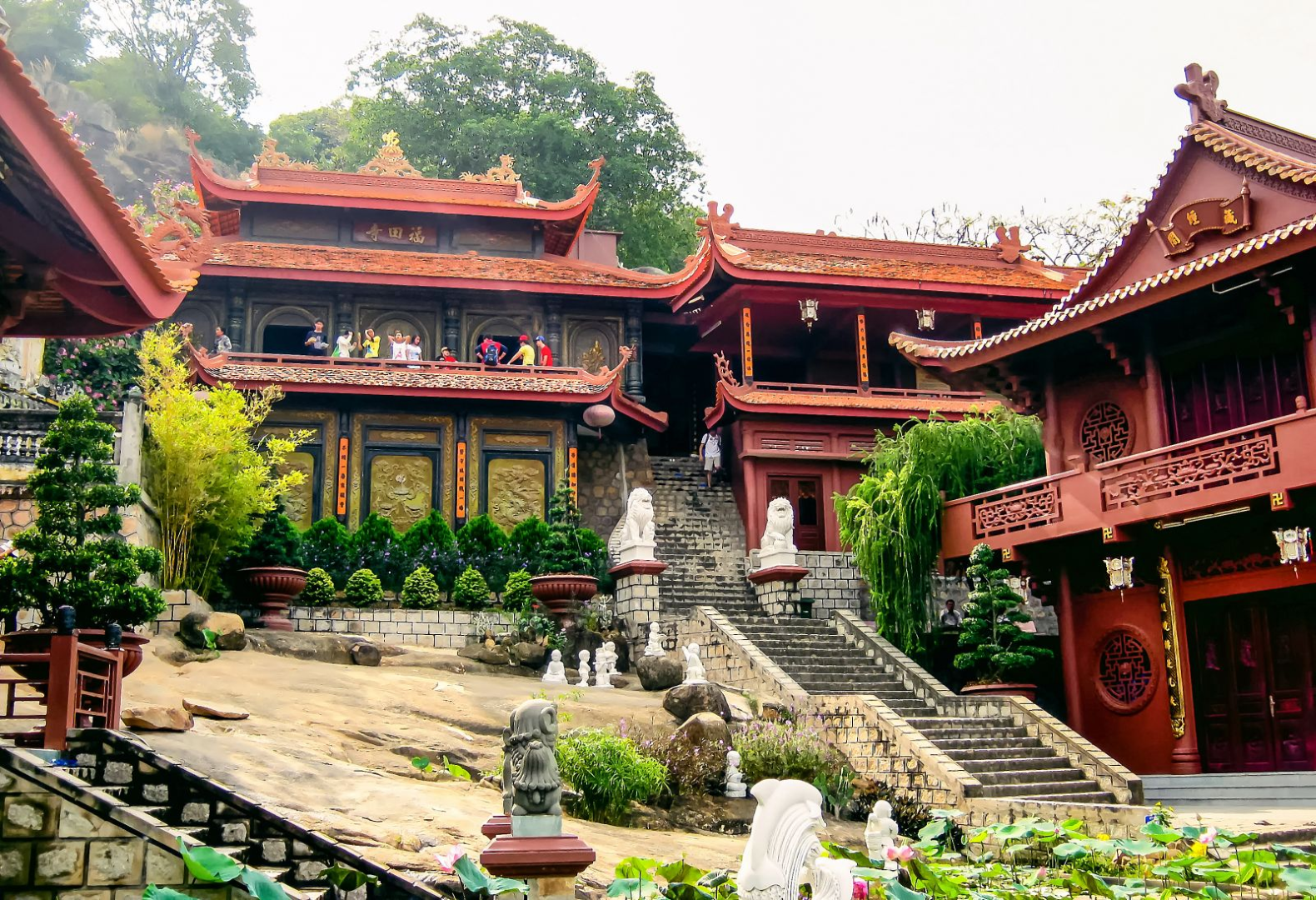 Hang Pagoda (source: hanoi journey)