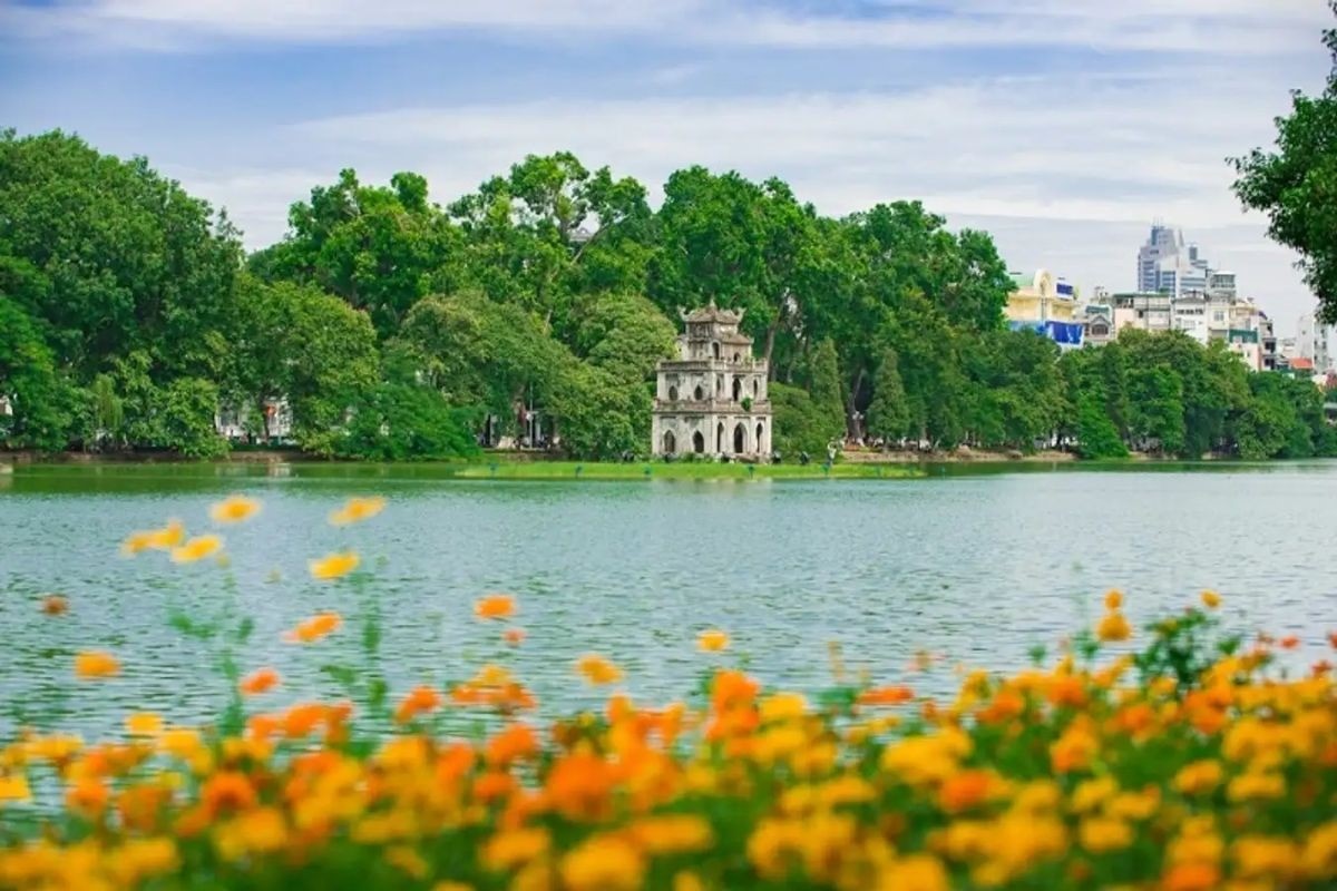 What attractions are located near St. Joseph's Cathedral Hanoi? (Source: Crystal Bay)
