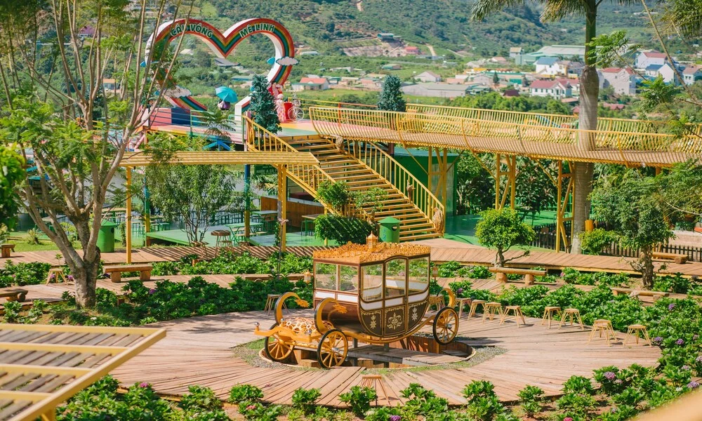 Me Linh coffee garden in Dalat (source: du lich viet du)