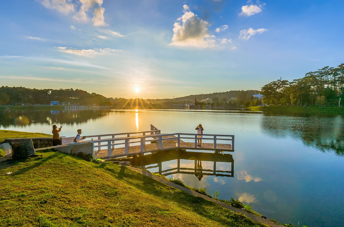 Xuan Huong lake (source: Gadt travel)