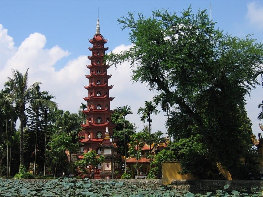 The 11-Storey Stupa of Hanoi Tran Quoc Pagoda (Source: VinWonders)